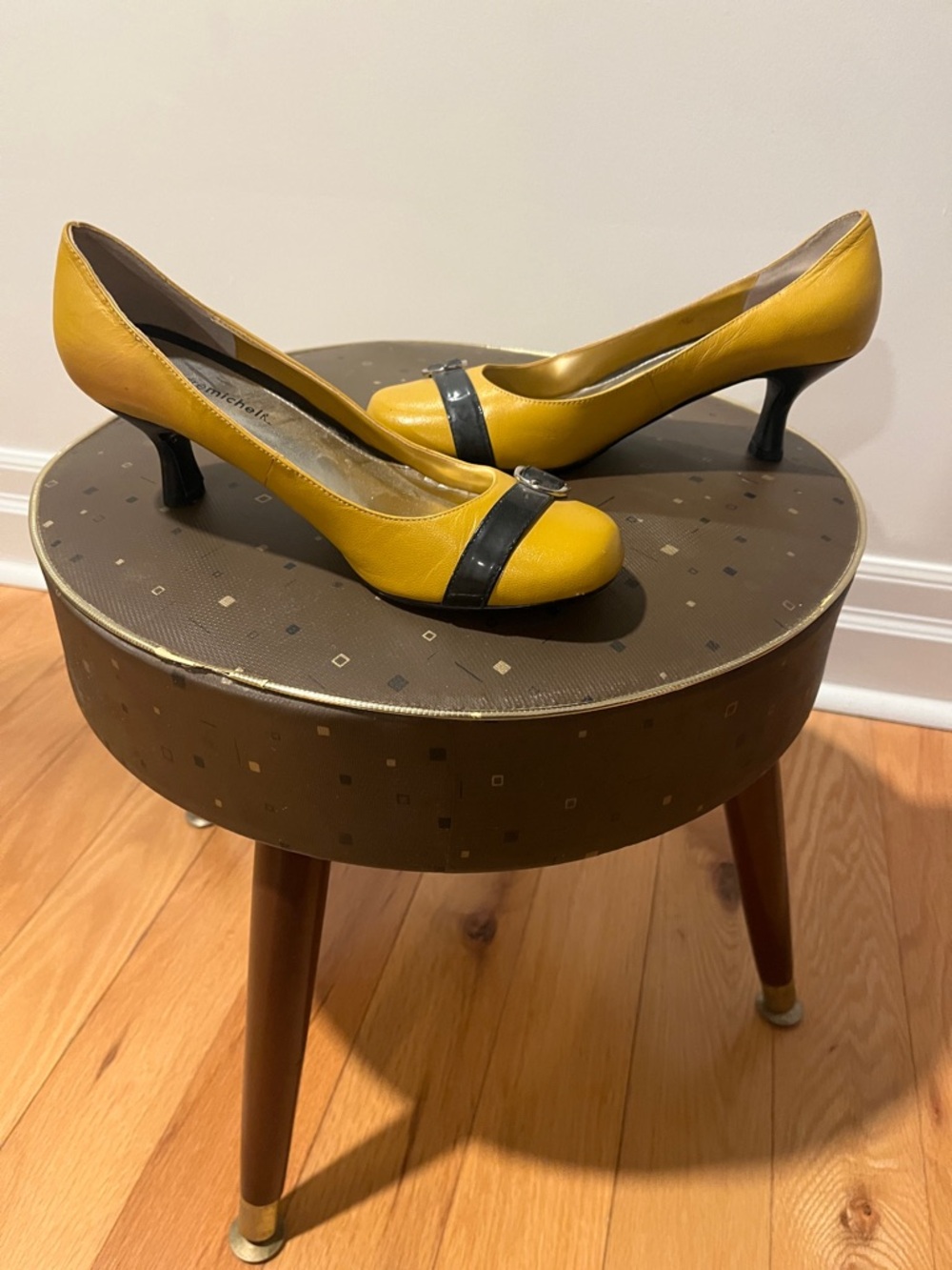 SIZE 7B Cute AF Yellow Leather Kitten Heel Pumps with Black Strap Accent